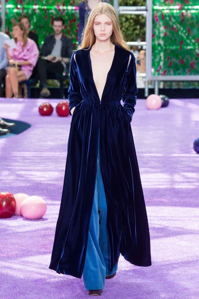 Look 35